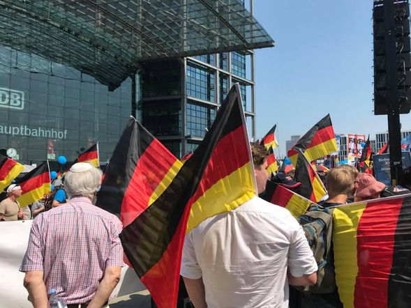 Niemcy podzieleni w sprawie AfD. Czy koalicja z populistami to przyszłość niemieckiej polityki?