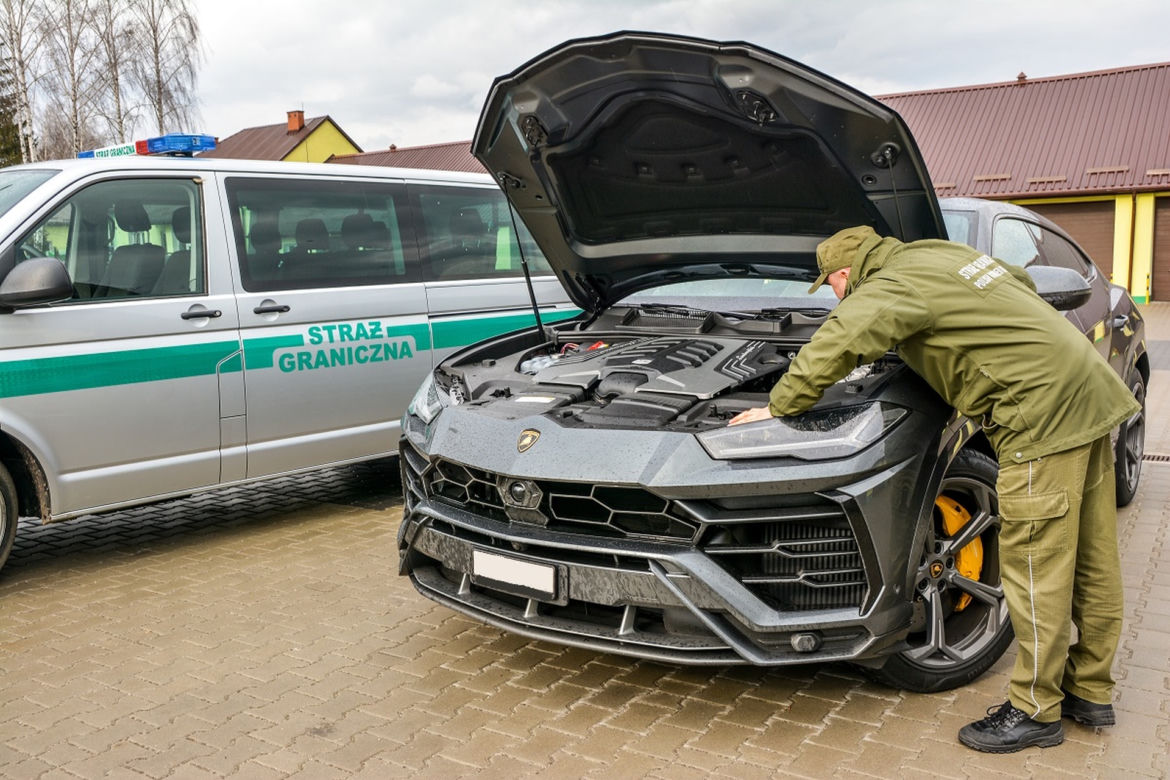 Chciał wywieźć na Ukrainę Lamborghini za 1,5 mln złotych