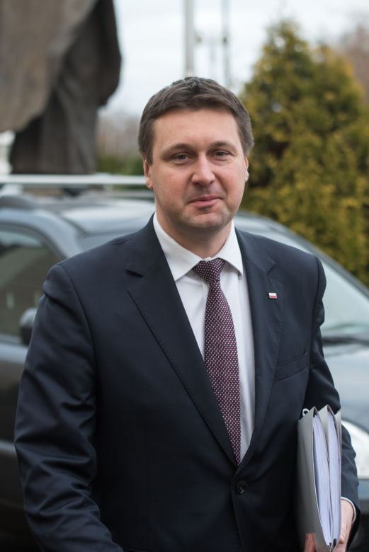 Przyspawali się do stołków 