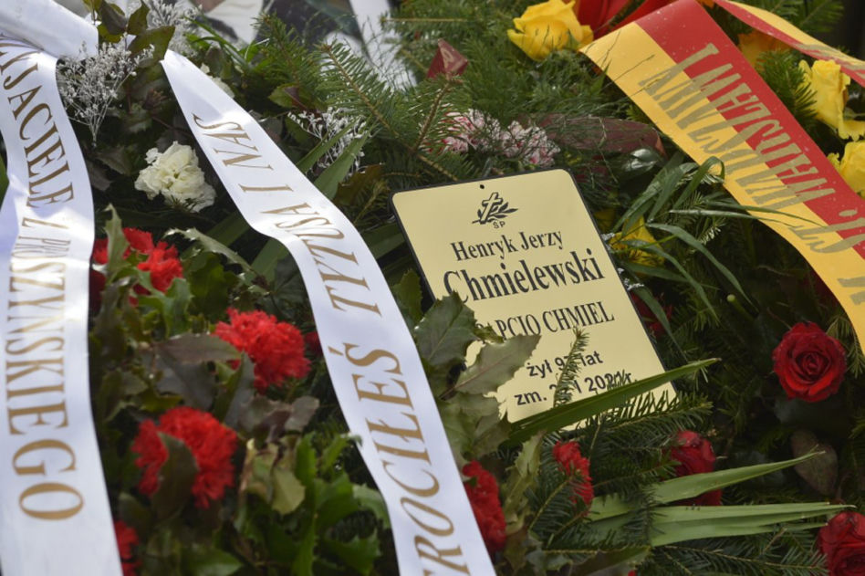 Papcio Chmiel został pochowany na Cmentarzu Bródnowskim