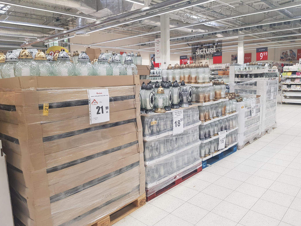 Wszystkich Świętych 2023. Ile kosztują znicze w Białymstoku? [ZDJĘCIA] 