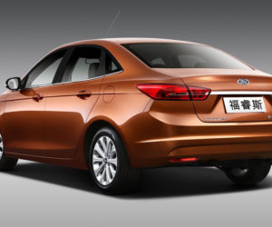 nowy Ford Escort 2015