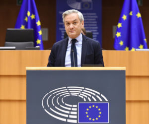 Ekspert modowy Daniel Jacob Dali ocenia europosłów