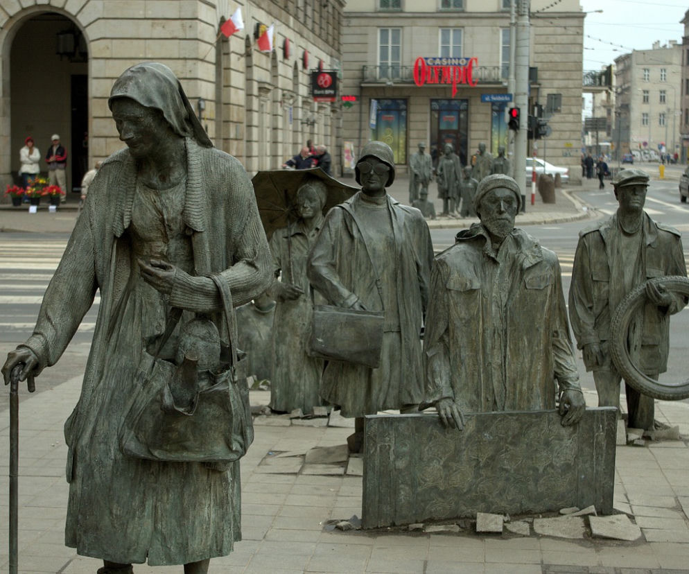 Pomnik stanął we Wrocławiu w 2005 roku