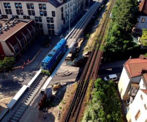 Kraków: Pierwsza lokomotywa przejechała po nowych estakadach kolejowych na Grzegórzkach