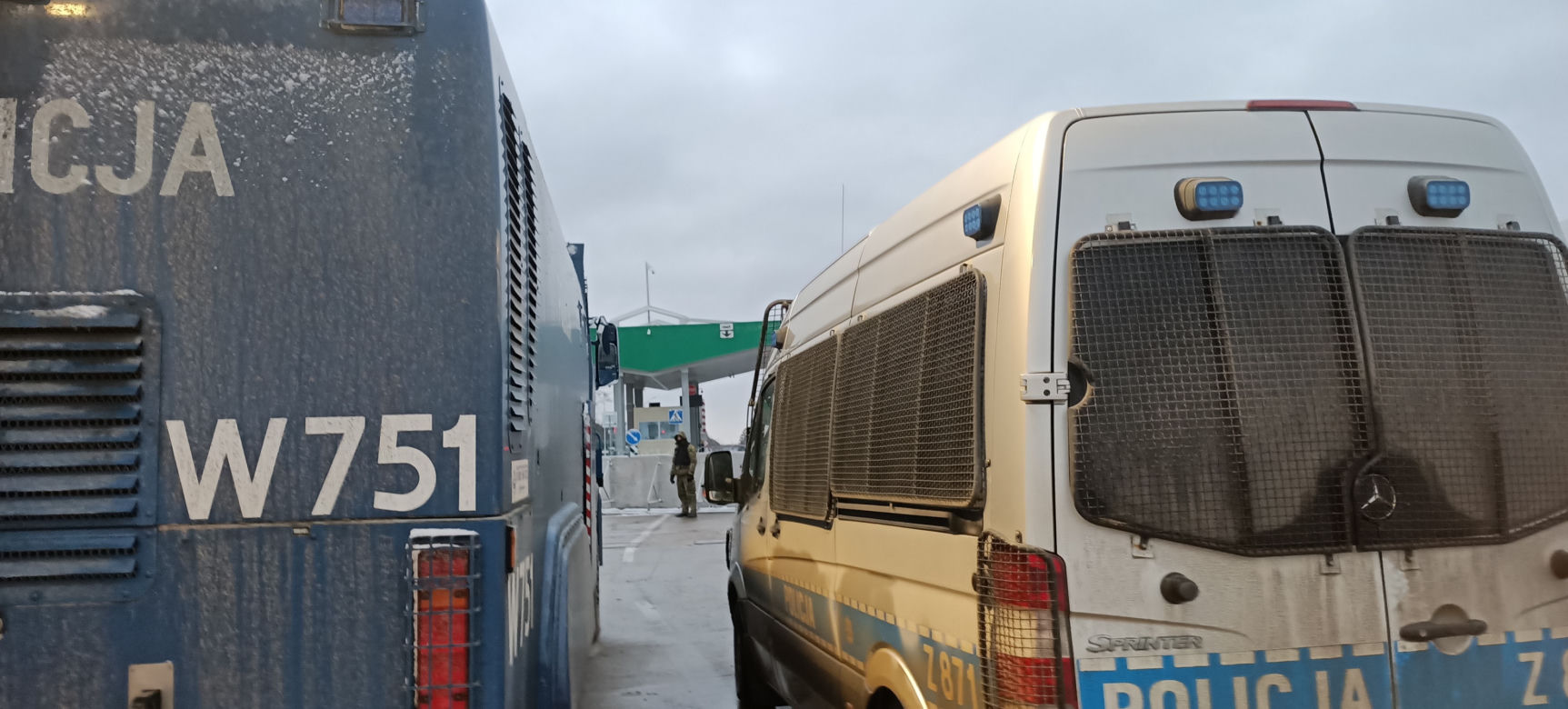 Wizyta dziennikarzy w strefie objętej zakazem przebywania