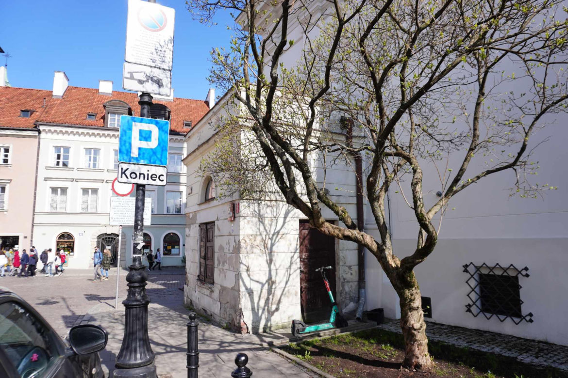 Najmniejszy budynek w Warszawie - Długa 1