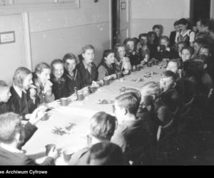 Wieczerza wigilijna w domu dziecka