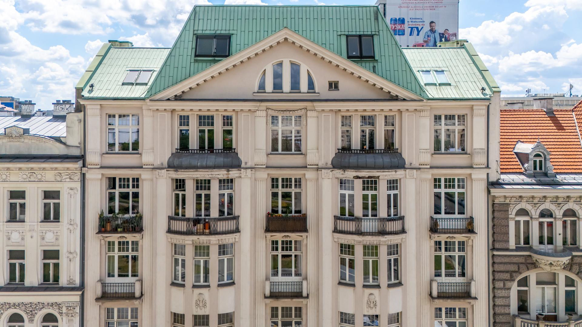 Południowa pierzeja Alej Jerozolimskich w centrum Warszawy