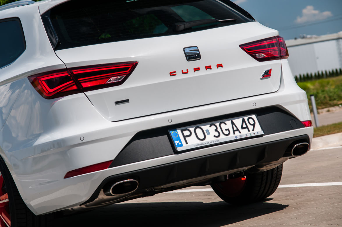 Seat Leon ST Cupra 2.0 TSI 300 KM DSG6 4Drive 