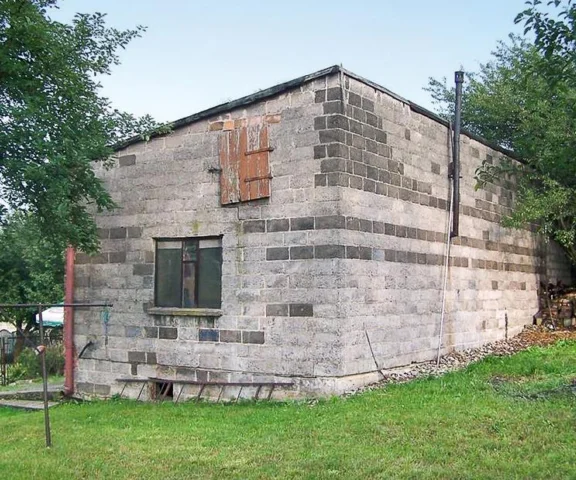 Industrialna ślusarnia zmieniona w dom – mega metamorfoza