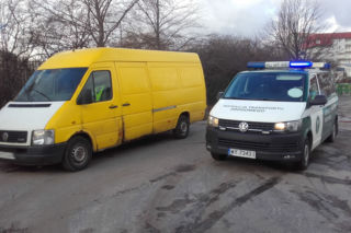 Ujawnili dostawczego grata i kierowcę z nałożonym sądowym zakazem jazdy