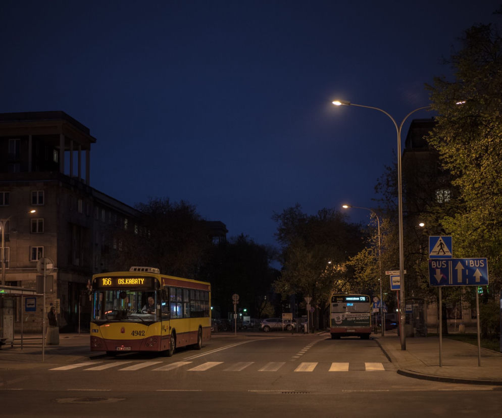 Spokojną nocą na placu Hallera