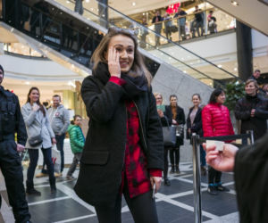 Kraków: Potrójne oświadczyny w... galerii handlowej!
