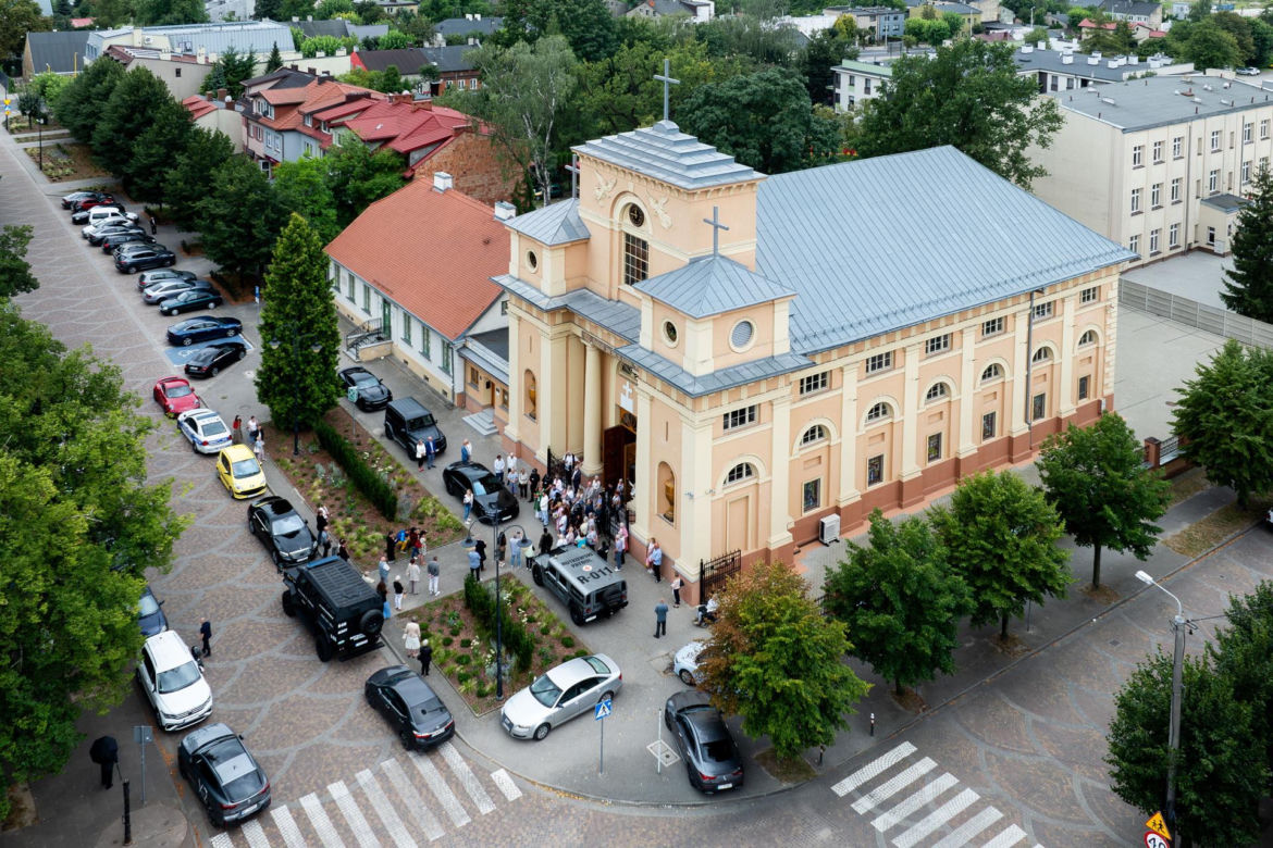 Detektyw Rutkowski poświęcił swoje auta