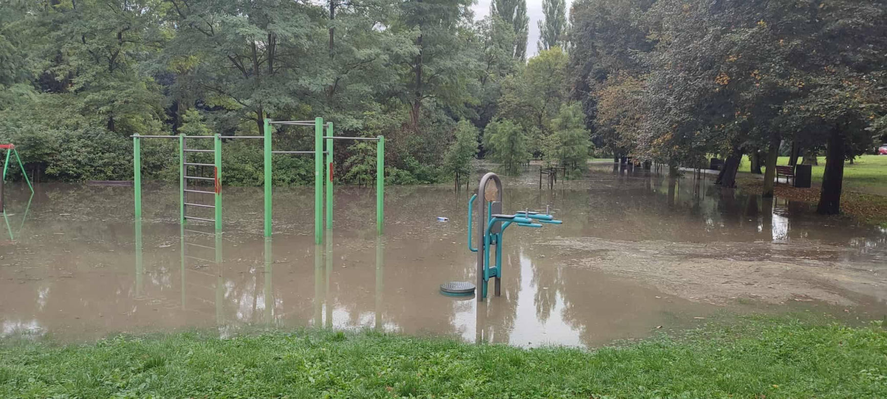 Śląsk pod wodą. Zalania, podtopienia i niemal 500 interwencji straży pożarnej w jeden weekend