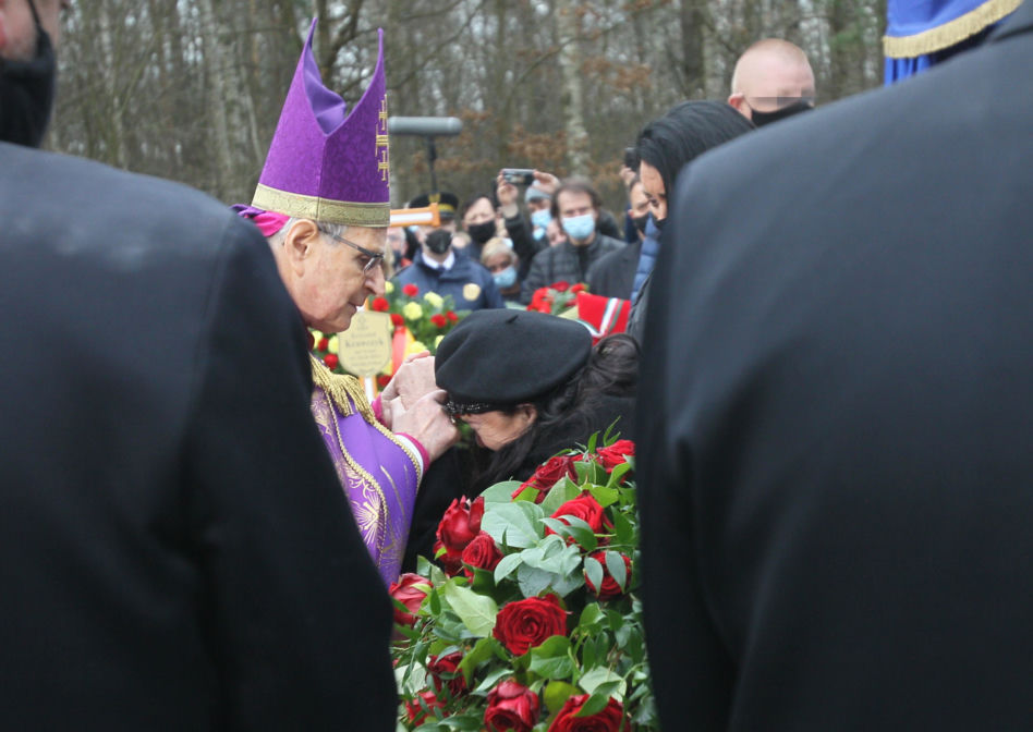 Ewa Krawczyk na pogrzebie męża Krzysztofa Krawczyka