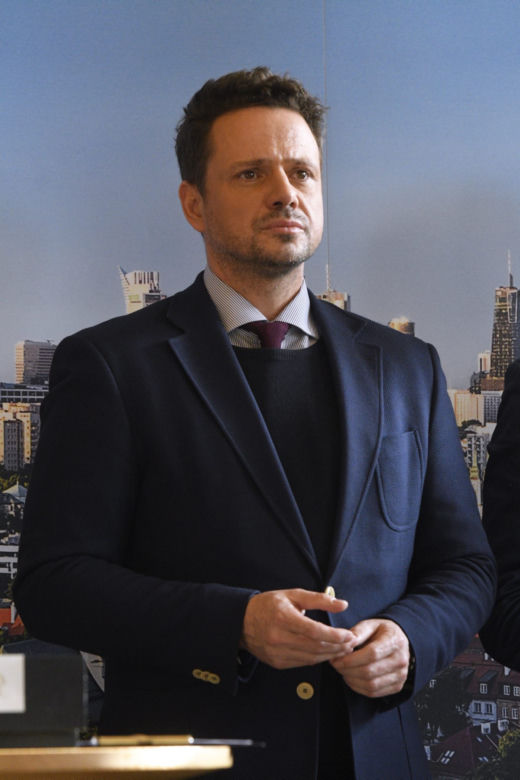 Ludzie Trzaskowskiego zarabiają więcej niż prezydent
