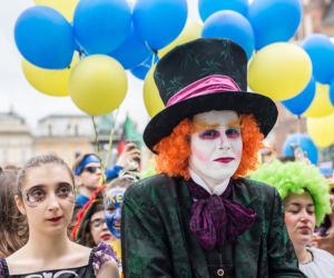 Korowód juwenaliowy na krakowski Rynek: Studenci świętują! [ZDJĘCIA]