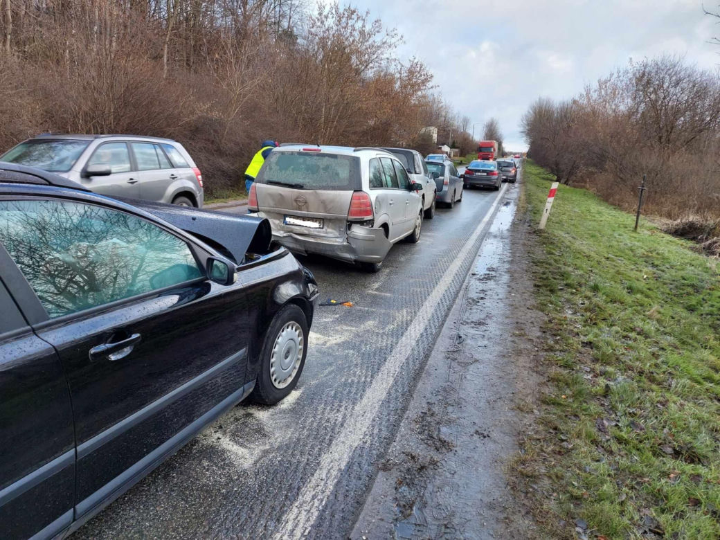 Mini karambol na drodze Starachowice - Wąchock