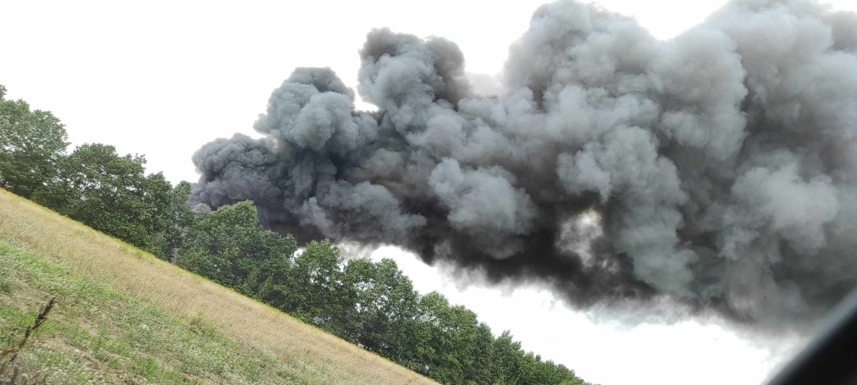 Pożar hali magazynowej w Żółwinie