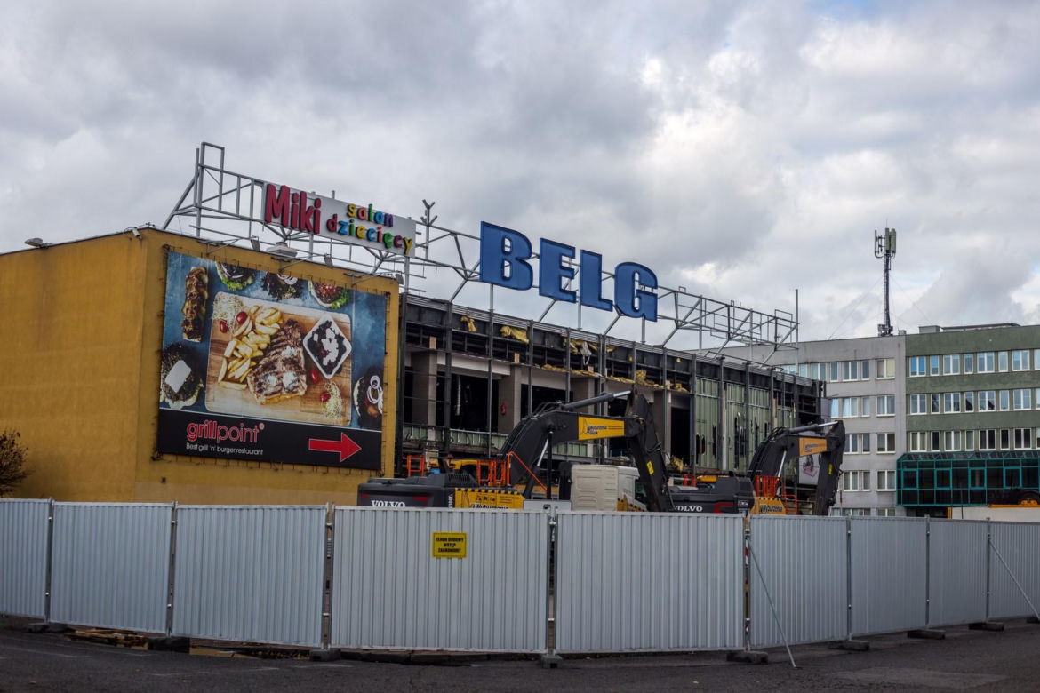 Belg znika na naszych oczach. Trwa wyburzanie kultowego centrum handlowego ZDJĘCIA