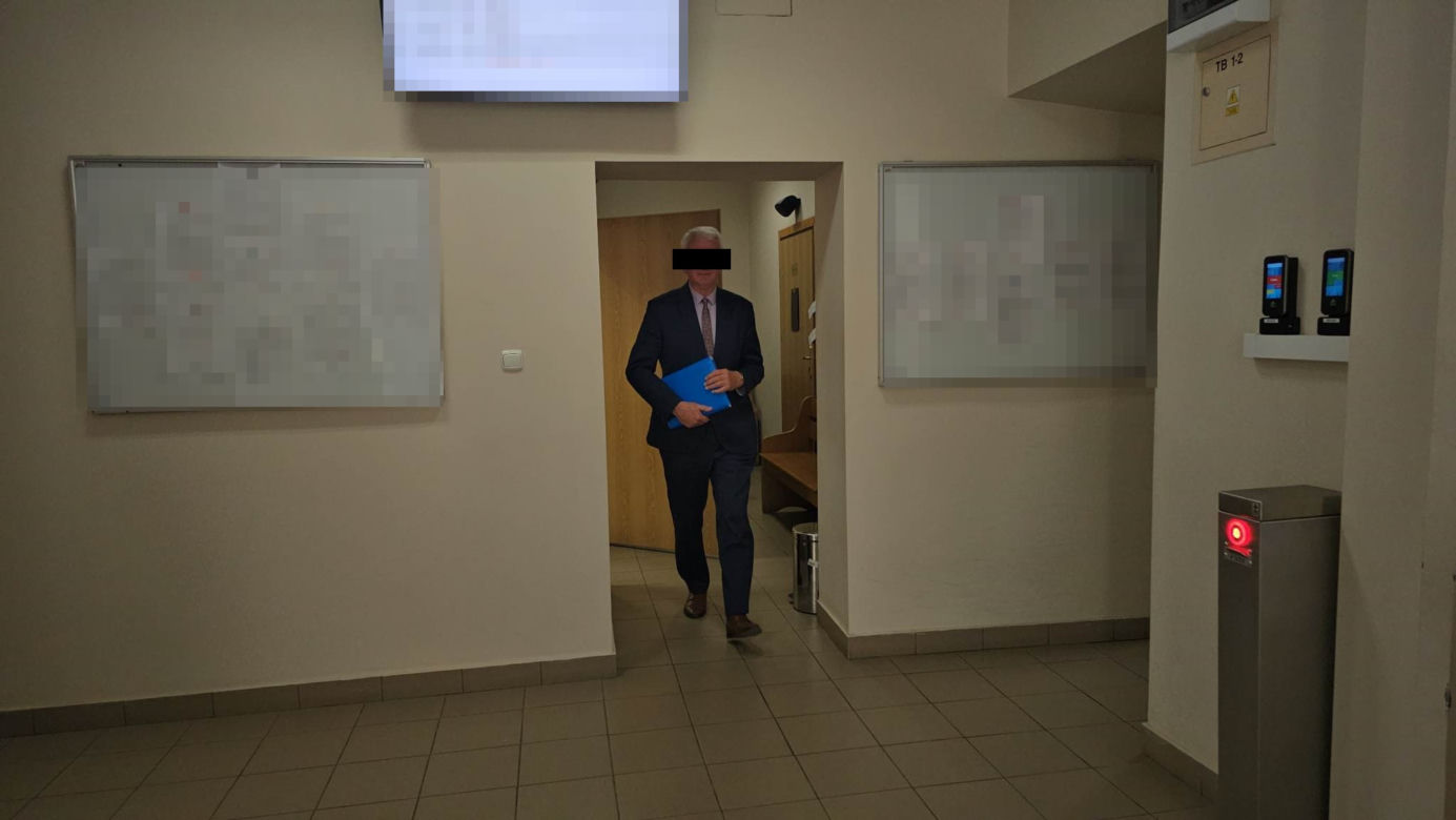 Wójt oskarżony o znęcanie [GALERIA]