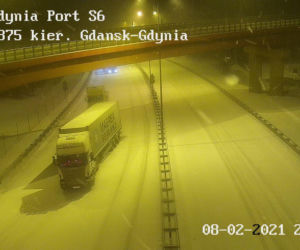 Intensywne opady śniegu w Trójmieście 8.02.2021. Obwodnica zablokowana