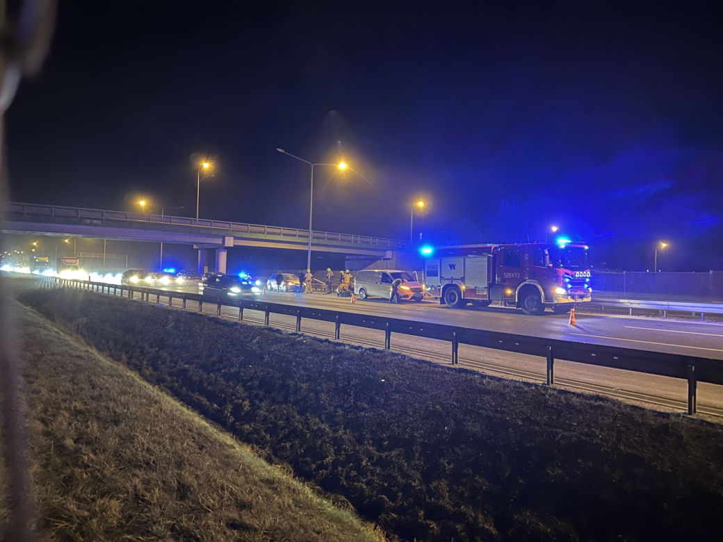 Ukradli wielkie pieniądze i zwiali fiatem. Sensacyjny pościg za sprawcami, trwa obława