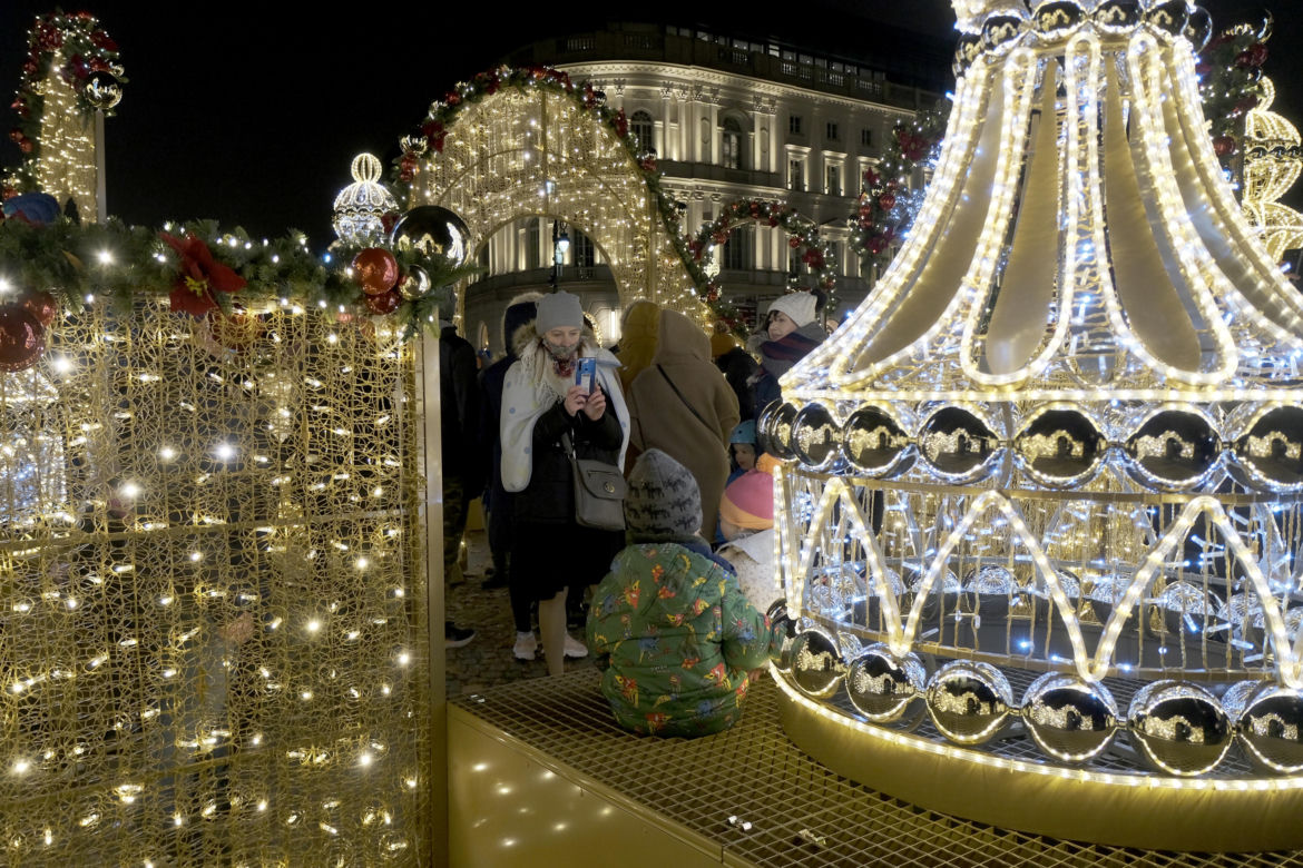 Niesamowita iluminacja świąteczna rozbłysnęła w Warszawie