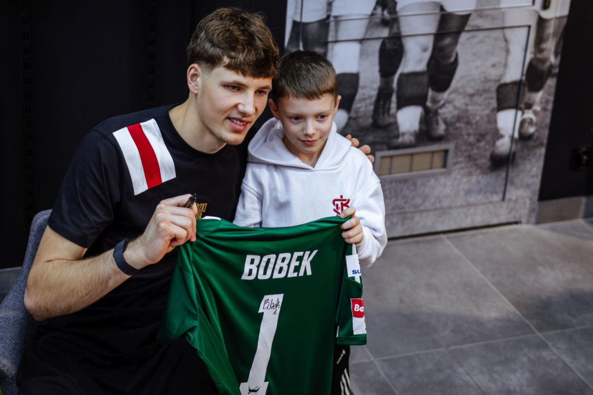 Wartość tych piłkarzy zadziwia! Sprawdź, 10 najdroższych zawodników łódzkich drużyn 