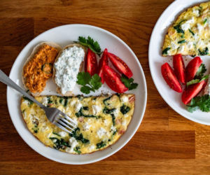 Dwa składniki, a taki efekt! Fit śniadanie z serka wiejskiego i jajek