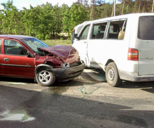 Wypadek w Pawłówku. Trzy osoby trafiły do szpitala! [ZDJĘCIA]