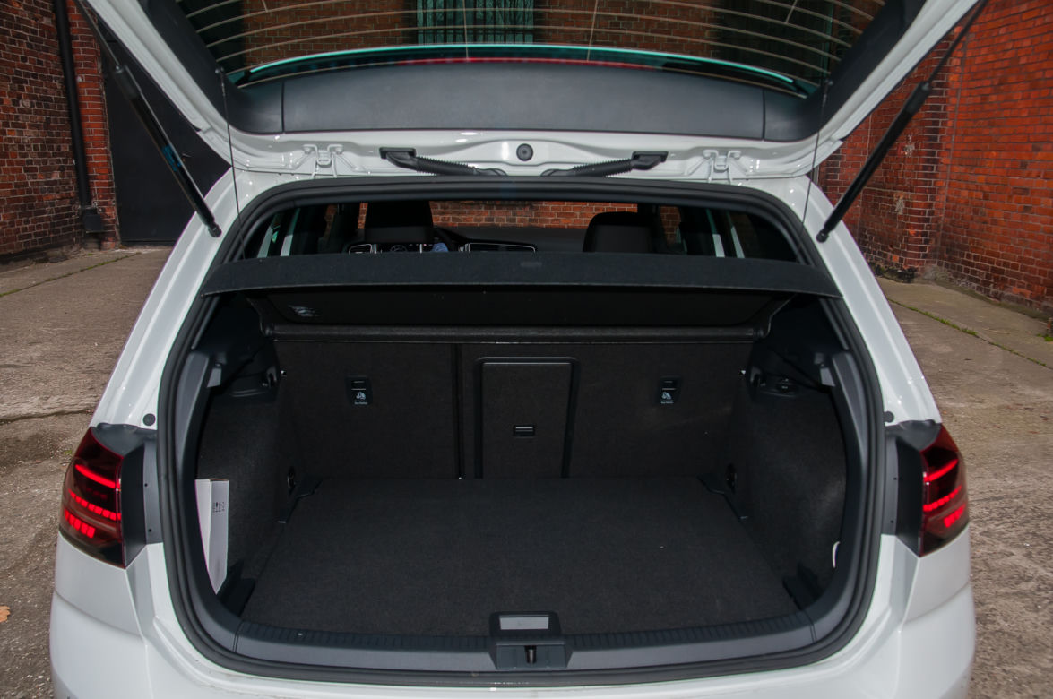 Volkswagen Golf 2.0 TSI GTI Performance 245 KM