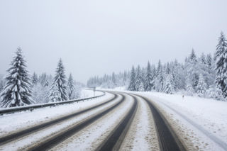 Zakopianka pod śniegiem. Czy służby naprawdę opanowały sytuację?