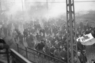 Grudzień 1970. Kim był Janek Wiśniewski? Poznaj prawdziwą historię Zbigniewa Godlewskiego