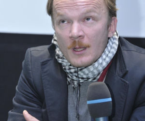Tak zaczynał Eryk Lubos. Od dresiarza w Kiepskich do jednego z największych twardzieli polskiego kina