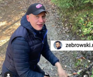 Michał Żebrowski postanowił napić się wody prosto ze strumyka