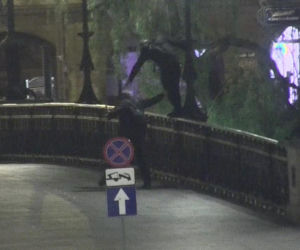 Koszmar w Bydgoszczy! Młody chłopak stał na balustradzie mostu. Wezwano policję! [ZDJĘCIA]
