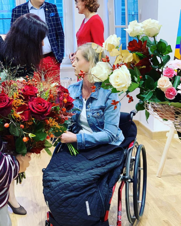 Niepełnosprawna Anna Derewienko, bydgoska malarka wyrzucona z fundacji. Przez politykę?