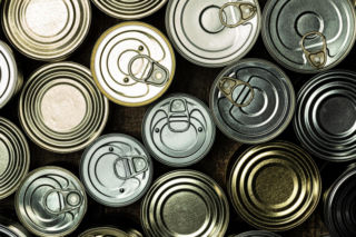 Gdzie wyrzucić puszki? Wielu Polaków ma z tym problem