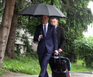PIERWSZĄ DAMĄ BĘDZIE ZA DARMO