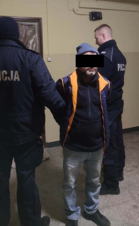 Rura z gazem przeszkadzała mu w remoncie. Wyciął ją