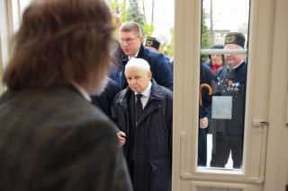 Jarosław Kaczyński na otwarciu wystawy pt. „Katyń 1940 - Smoleńsk 2010. Anatomia kłamstwa” w Muzeum Miejskim w Jastrzębiu-Zdroju