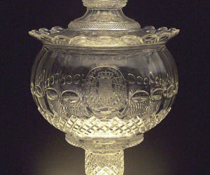 Baccarat – kryształowa waza do ponczu, dar dla hiszpańskiej rodziny królewskiej, ok. 1830 r.