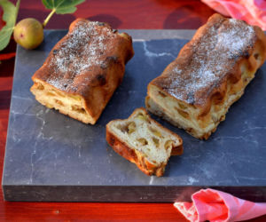 Brioche z gruszkami w karmelu – miękka jak chmurka, z owocowym środkiem, który robi całe show