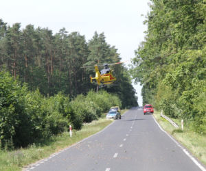 Koszmarny wypadek w powiecie kołobrzeskim. Nie żyje jedna osoba, troje dzieci w szpitalu