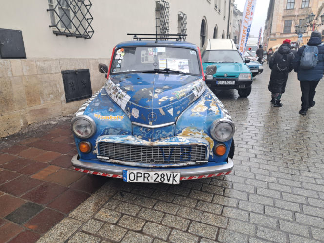 34. finał WOŚP w Krakowie. Legendarne pojazdy ZŁOMBOL na Małym Rynku