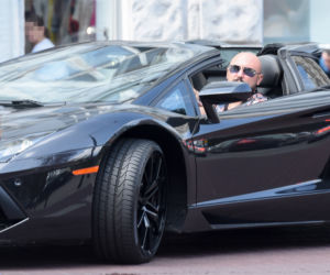 Patryk Vega jeździ Lamborghini