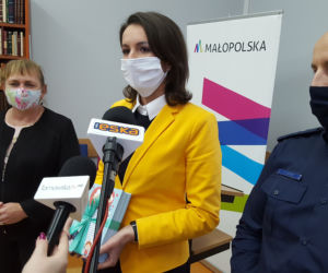 Kartki edukacyjne dla seniorów na Dzień Babci i Dziadka